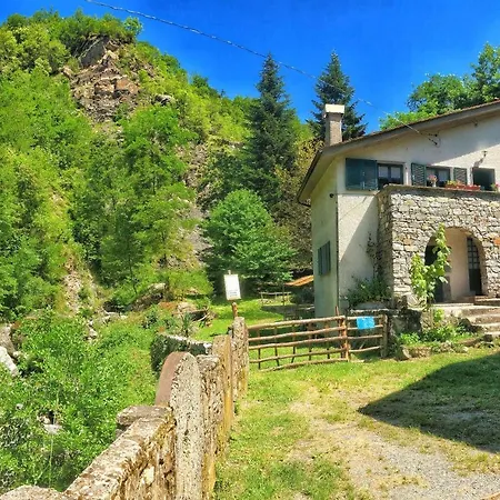 Con Bosco Giardino E Ruscello Ad Uso Esclusivo